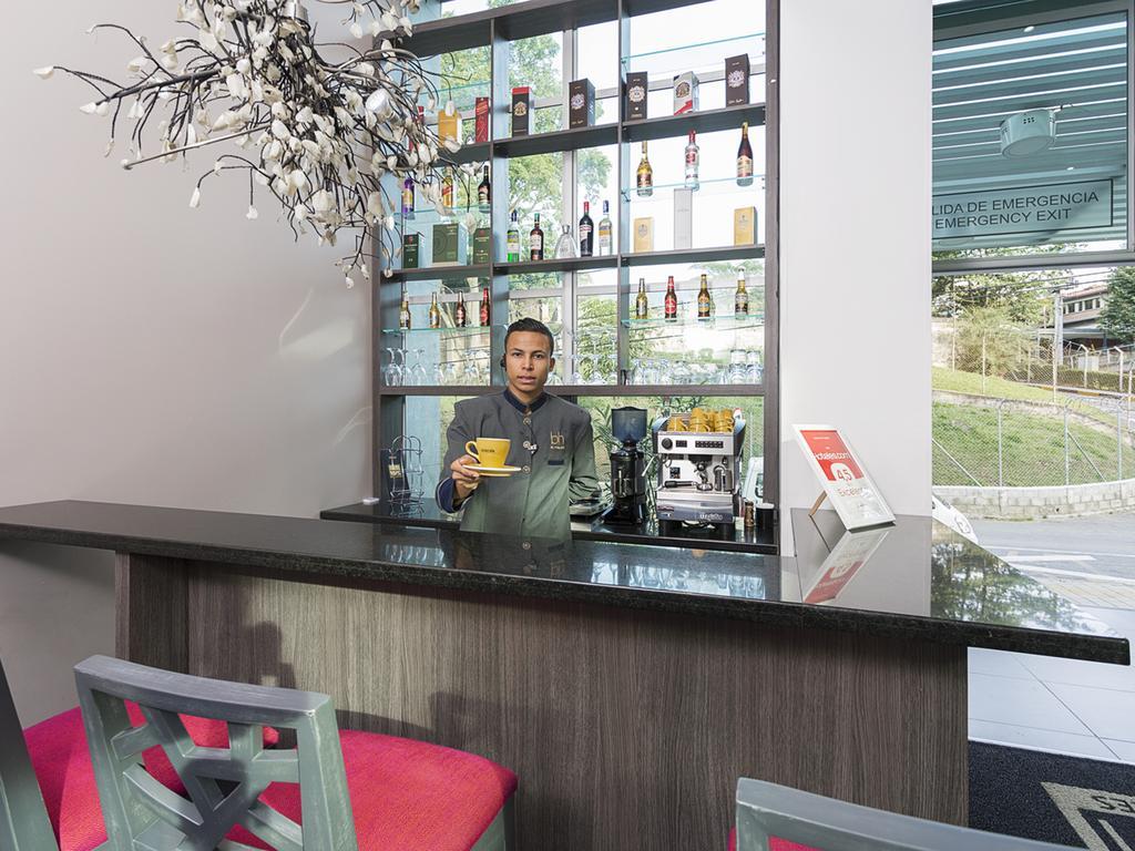 Hotel Bh El Poblado Medellín Eksteriør billede